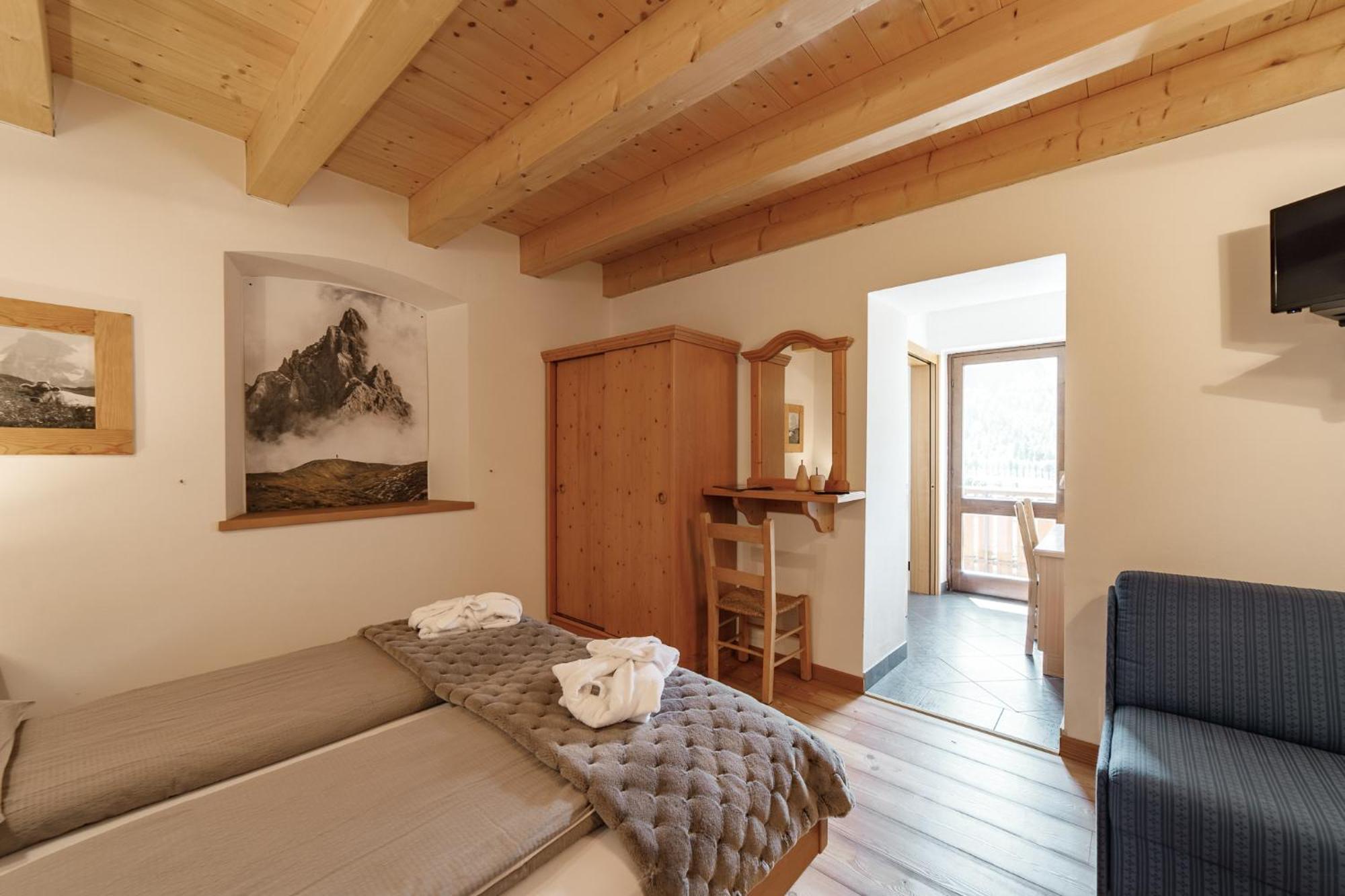 Hotel Al Bivio - Pizzeria, Pool & Sauna Imer 外观 照片
