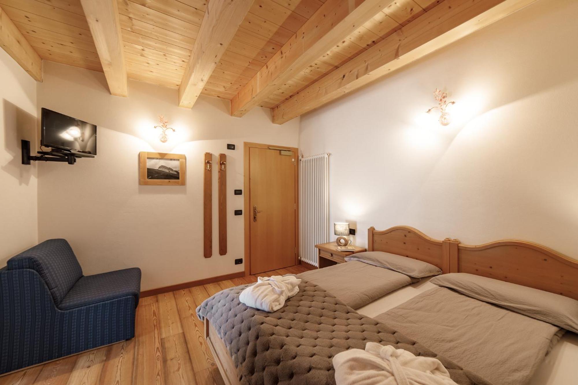 Hotel Al Bivio - Pizzeria, Pool & Sauna Imer 外观 照片