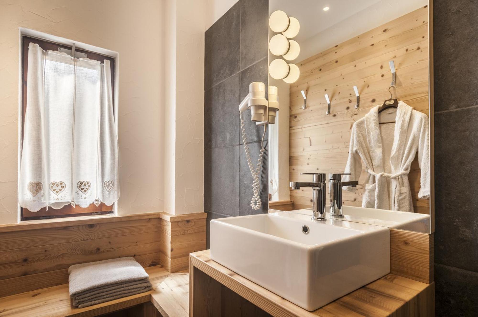 Hotel Al Bivio - Pizzeria, Pool & Sauna Imer 外观 照片