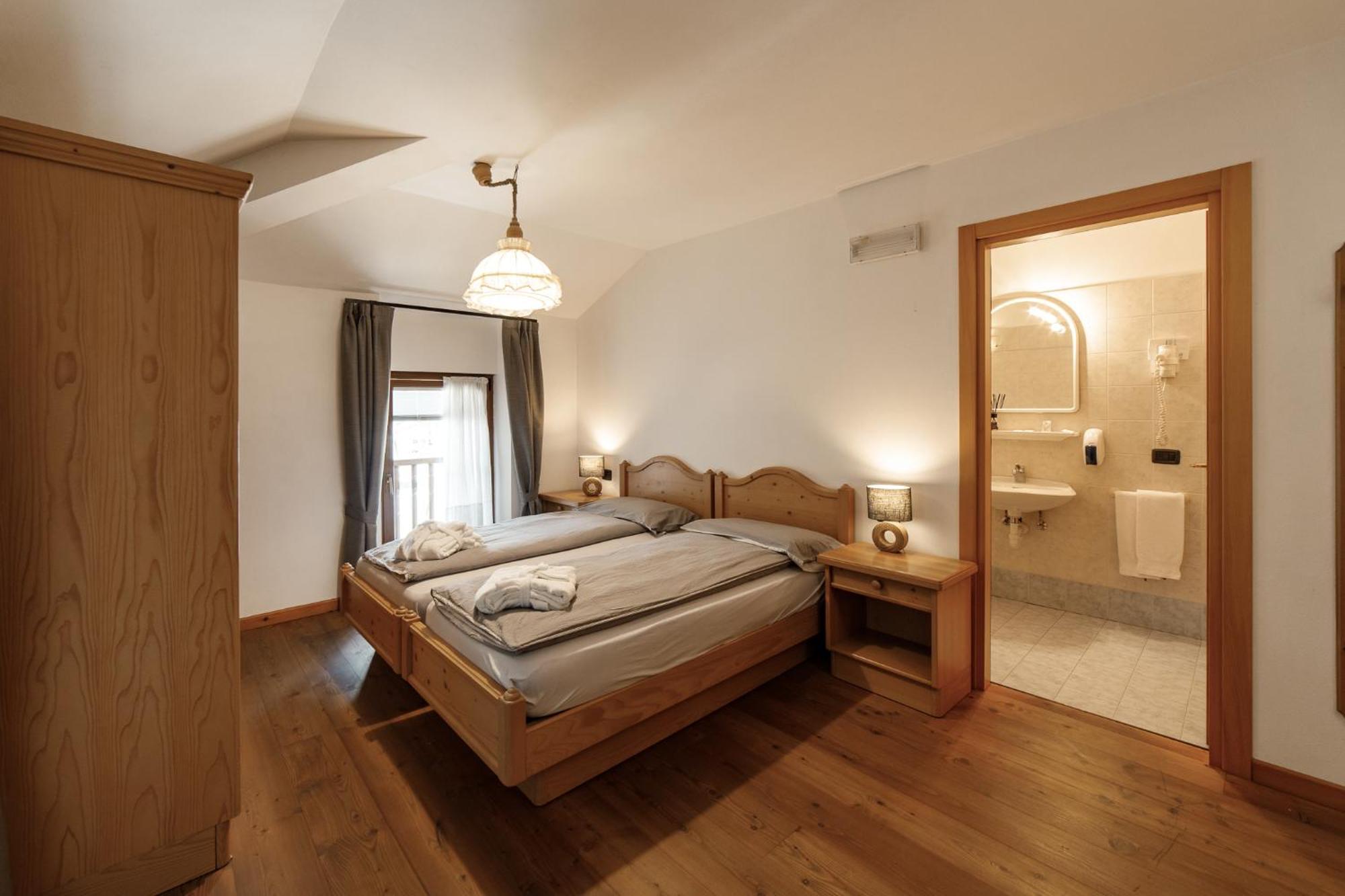Hotel Al Bivio - Pizzeria, Pool & Sauna Imer 外观 照片