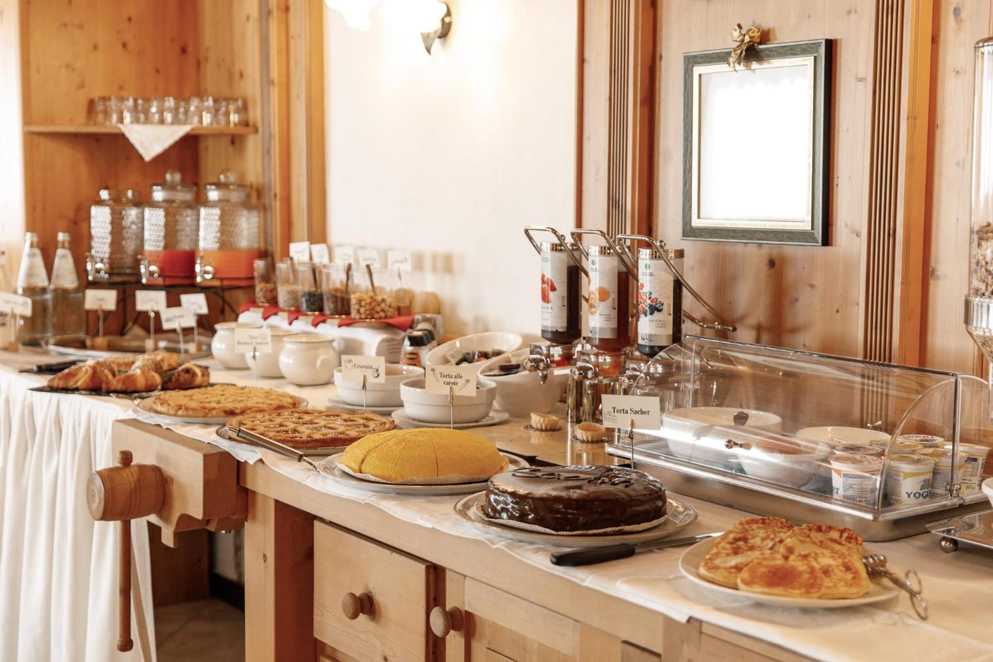 Hotel Al Bivio - Pizzeria, Pool & Sauna Imer 外观 照片