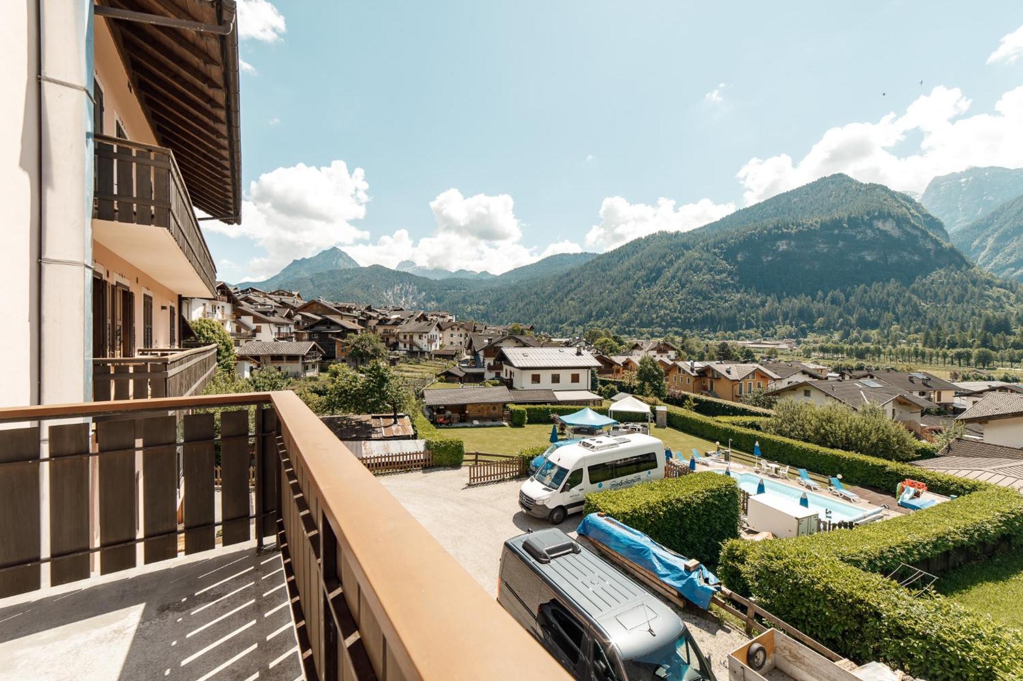 Hotel Al Bivio - Pizzeria, Pool & Sauna Imer 外观 照片